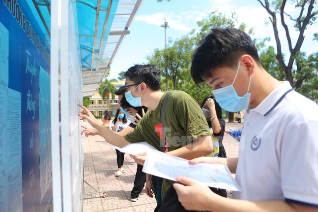 Đã có trên 688.000 thí sinh đăng ký dự thi tốt nghiệp THPT 2022 - Ảnh 1. Đã có trên 688.000 thí sinh đăng ký dự thi tốt nghiệp THPT 2022 - Ảnh 1.