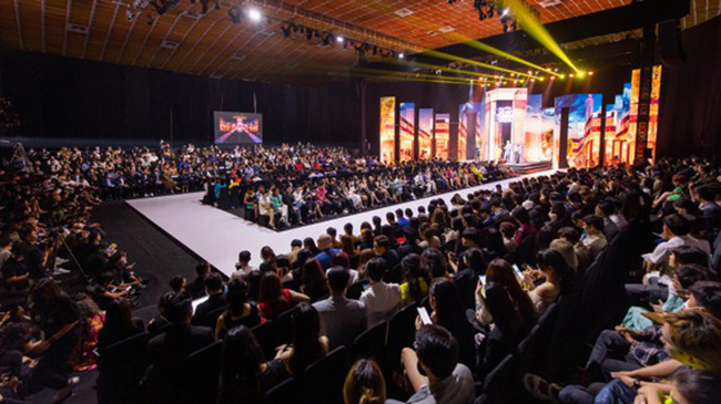 The flood of TikTokers engulfed Vietnam International Fashion Week (VIFW)?  - Photo 21.