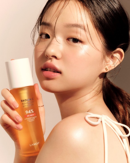 Giải pháp cho làn da tối, xỉn màu cùng bộ sản phẩm RADIAN – C từ LANEIGE - Ảnh 1. Giải pháp cho làn da tối, xỉn màu cùng bộ sản phẩm RADIAN – C từ LANEIGE - Ảnh 1.