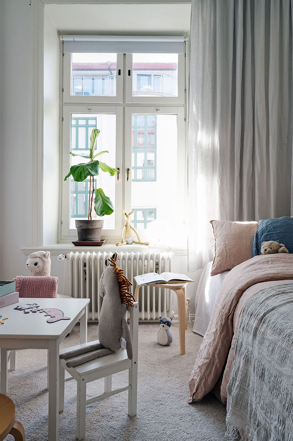 Căn hộ Scandinavia 99m² với lối thiết kế độc đáo, mỗi phòng một điểm nhấn màu sắc riêng - Ảnh 11.