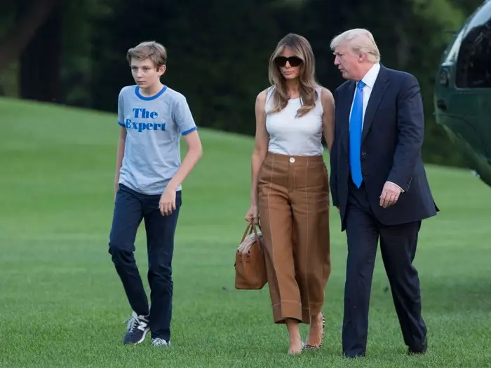 Bộ sưu tập giày thời trang đắt đỏ của cựu Đệ nhất phu nhân Melania Trump - Ảnh 7.