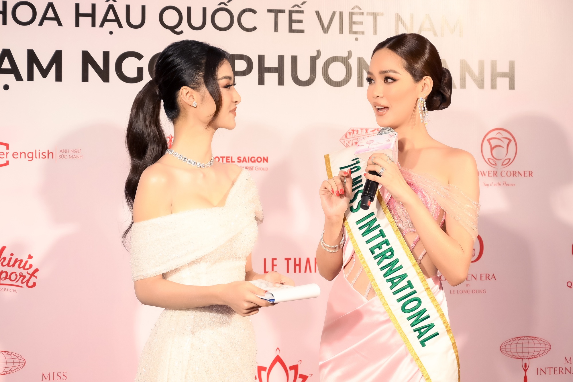 Thảm đỏ toàn mỹ nhân Vbiz hôm nay: Á hậu Phương Anh chiếm trọn spotlight, Hoa hậu quốc tế có kém cạnh? - Ảnh 9.