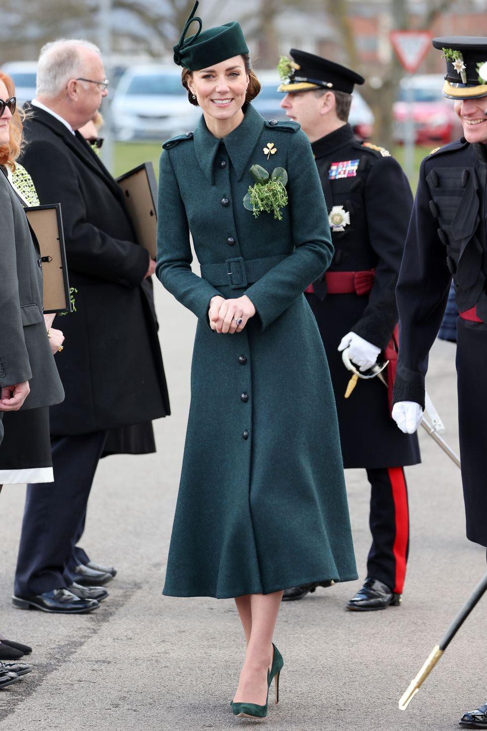 Ngắm những trang phục đẹp thanh lịch của 'Biểu tượng thời trang Hoàng gia' - Công nương Kate - Ảnh 12.