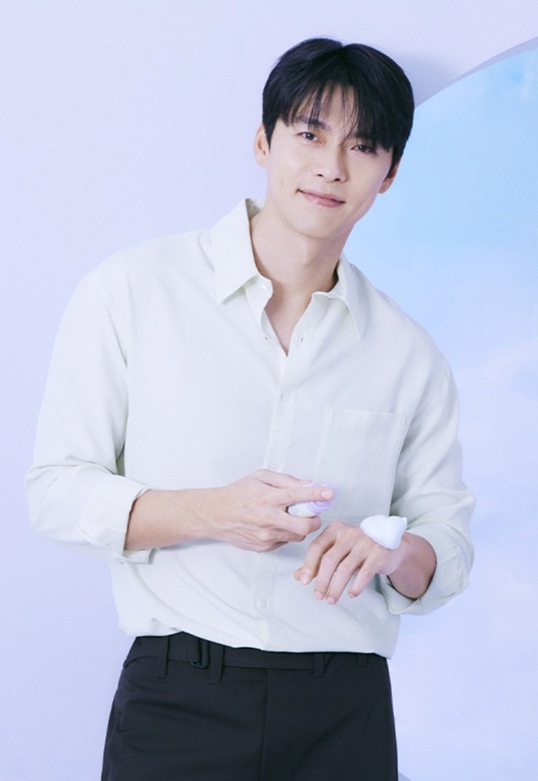 Hyun Bin khiến người hâm mộ xuýt xoa nhờ ngoại hình "cực phẩm" sau khi lấy vợ - Ảnh 4. Hyun Bin khiến người hâm mộ xuýt xoa nhờ ngoại hình "cực phẩm" sau khi lấy vợ - Ảnh 4.