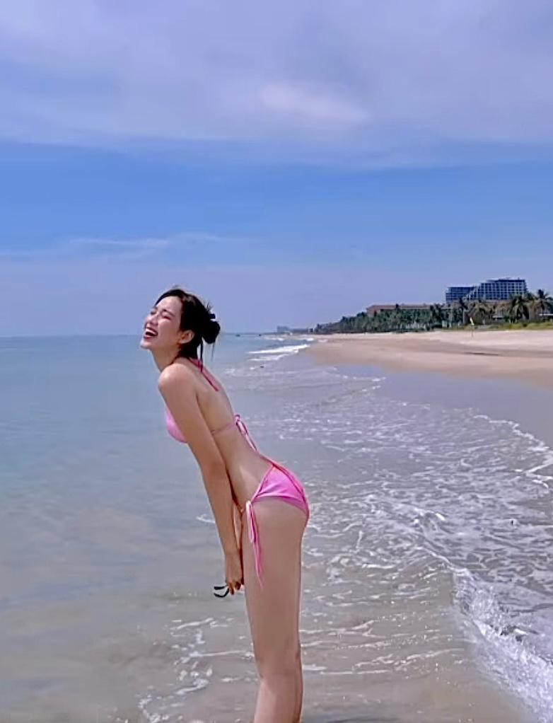 Hoa hậu Đỗ Thị Hà mặc áo ngực lạ mắt khoe nhan sắc ngày càng xinh đẹp và nóng bỏng - Ảnh 7.