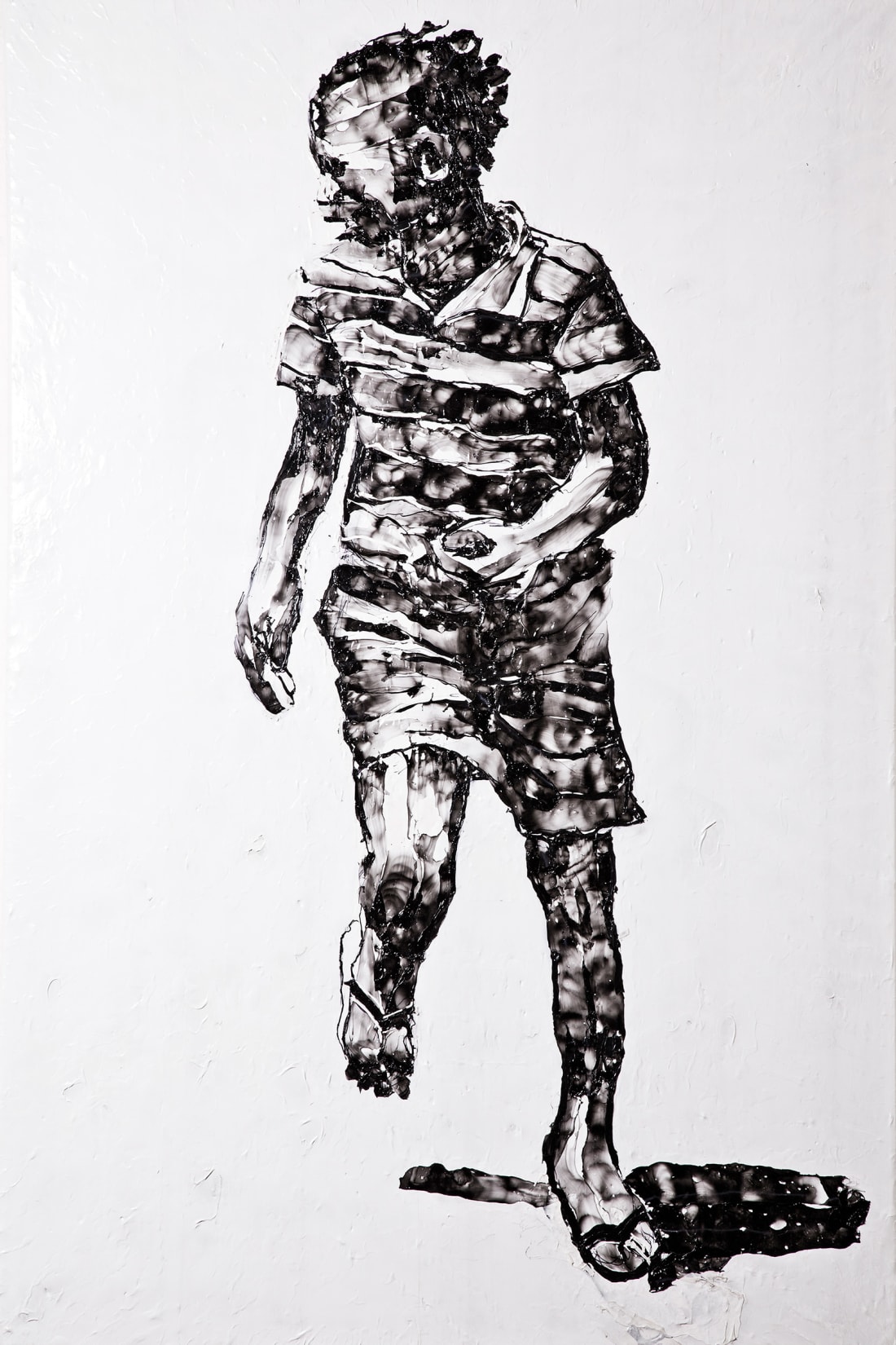 Họa sĩ Nam Phi vẽ tranh từ rác thải nhựa, kết quả là những tác phẩm kinh ngạc đến mức khó tin - Ảnh 3.