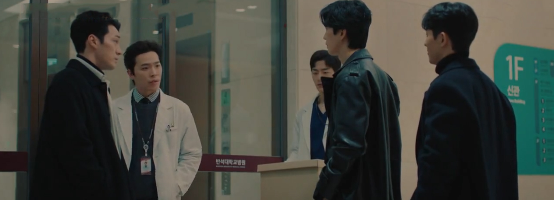 Bác sĩ luật sư: So Ji Sub chung chiến tuyến với bạn gái cũ, lạnh người trước sự nhẫn tâm của trùm phản diện - Ảnh 5.