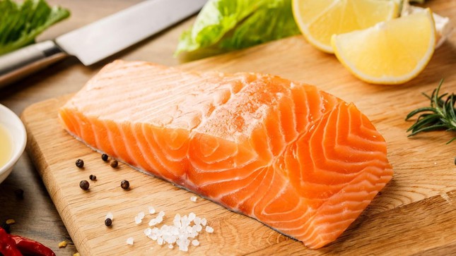 Những sai lầm khi ăn cá hồi khiến món ngon trở thành 'phế phẩm', mất sạch dinh dưỡng - Ảnh 2.