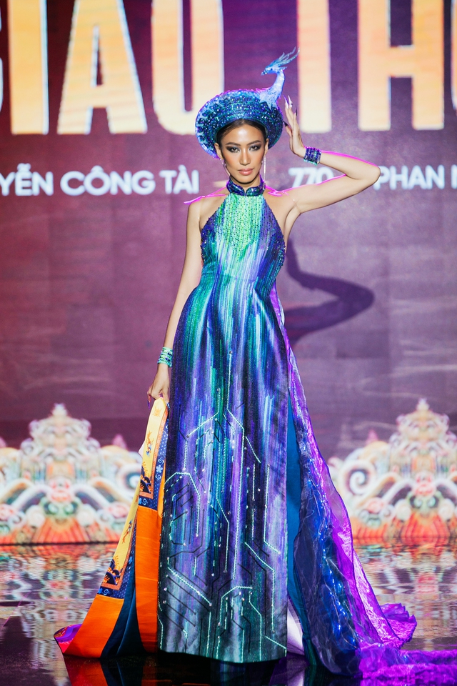 Trang phục dân tộc khó hiểu tại Hoa hậu Hoàn vũ Việt Nam 2022 - Ảnh 4.