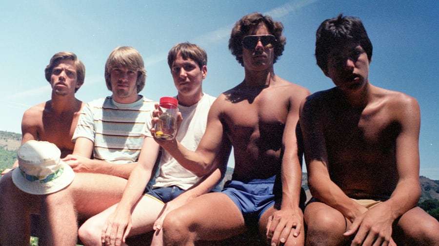 5 người đàn ông chụp cùng một kiểu ảnh suốt 40 năm - Ảnh 1.