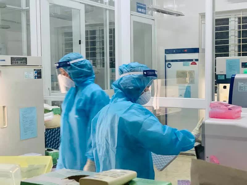 Ng&agrave;y 18/6, th&ecirc;m 699 ca mắc COVID-19 mới - Ảnh 1.