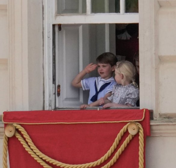 Prince Louis's adorable moments at the Queen's Platinum Parade, a true replica of the Duke of Cambridge!  - Picture 12.