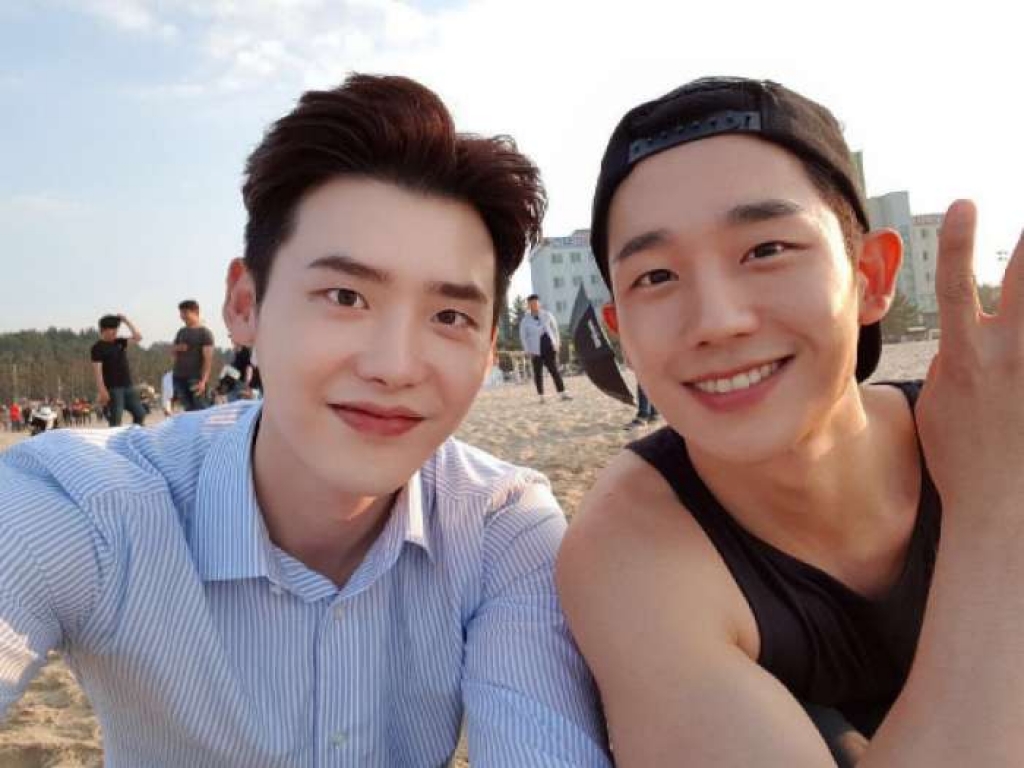 Tài tử Hàn đẹp nhất mọi thời đại Lee Jong Suk: Sở hữu ngoại hình cực phẩm cùng dàn bạn gái tin đồn chất lượng - Ảnh 14.