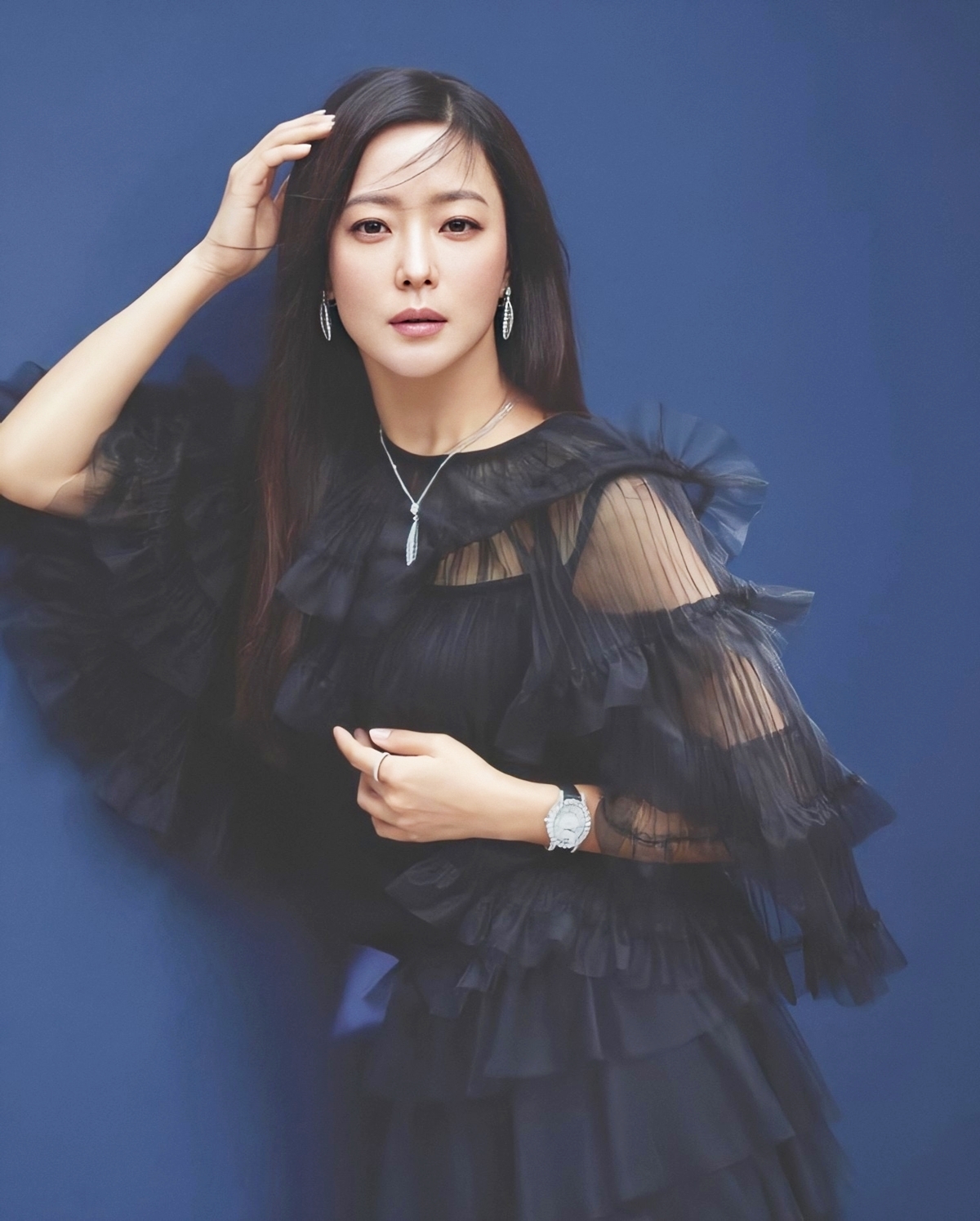 “Đệ nhất mỹ nhân xứ Hàn” Kim Hee Sun: Từng đau đớn muốn rời làng giải trí hậu sinh con gái, bị nghi là sản phẩm “thẩm mỹ” - Ảnh 11.