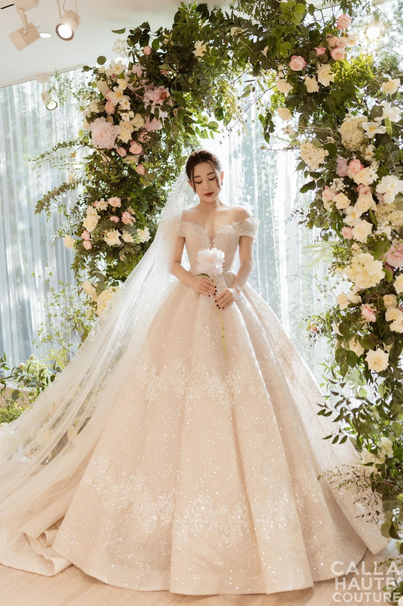Ngắm lại 3 mẫu váy cưới trong mơ của vợ 3 cầu thủ Duy Mạnh - Thành Chung - Tấn Tài - Ảnh 9.