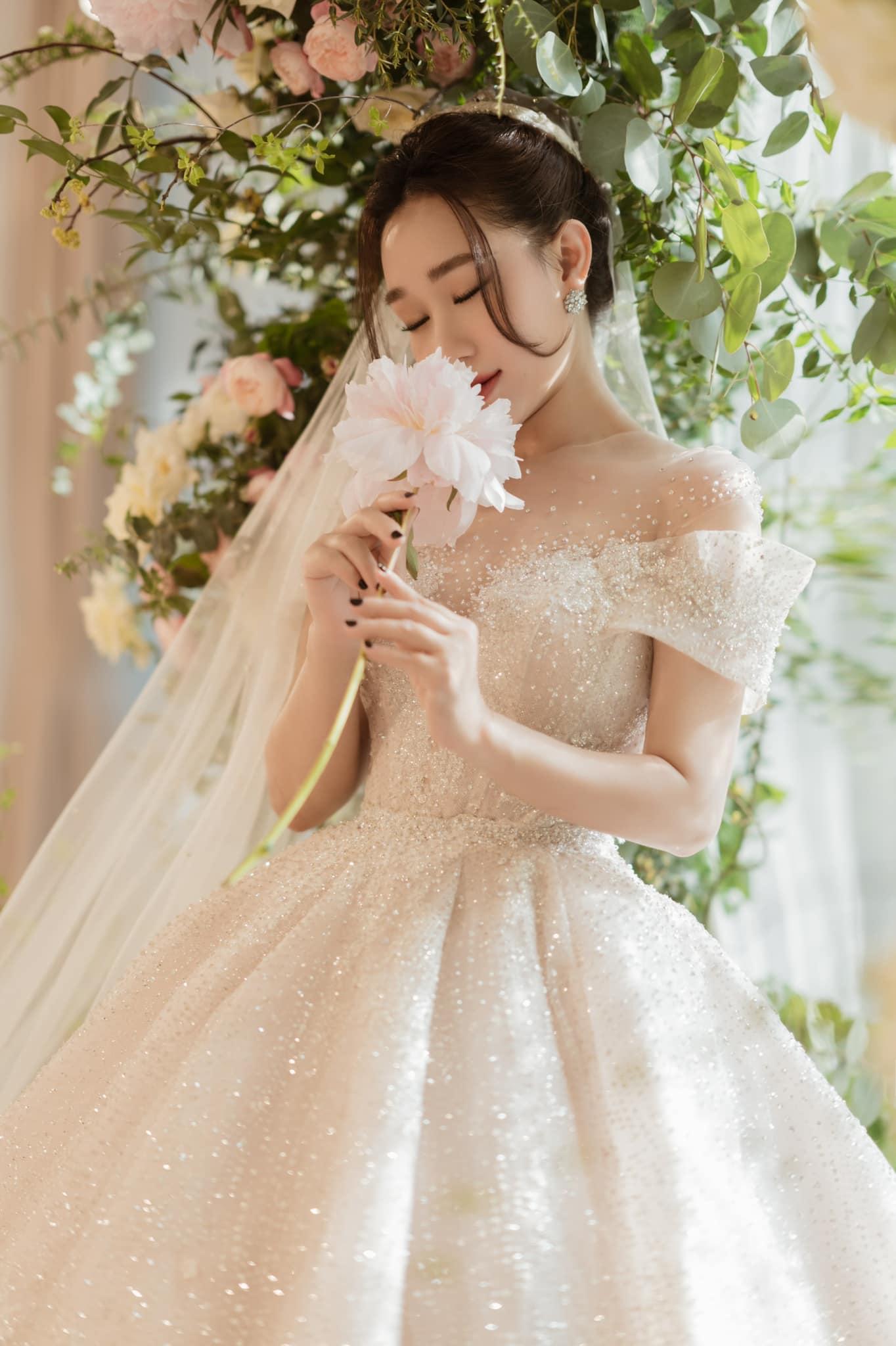 Ngắm lại 3 mẫu váy cưới trong mơ của vợ 3 cầu thủ Duy Mạnh - Thành Chung - Tấn Tài - Ảnh 8.