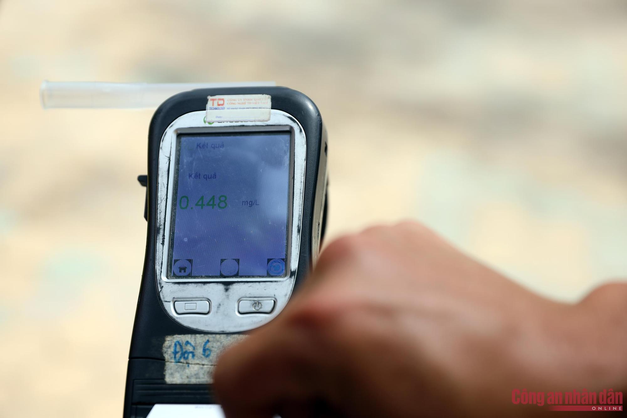 Bị xử phạt, "thần cồn" đổi tại trời nóng nên uống bia giải nhiệt - Ảnh 3. Bị xử phạt, "thần cồn" đổi tại trời nóng nên uống bia giải nhiệt - Ảnh 3.