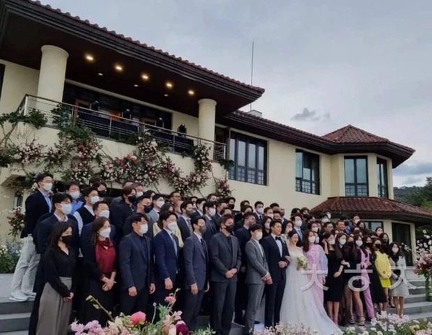 Nam ca sĩ đình đám nhận ngay lời mời đến hát tại siêu đám cưới của Hyun Bin và Son Ye Jin, tất cả vì 1 lý do đặc biệt - Ảnh 6.