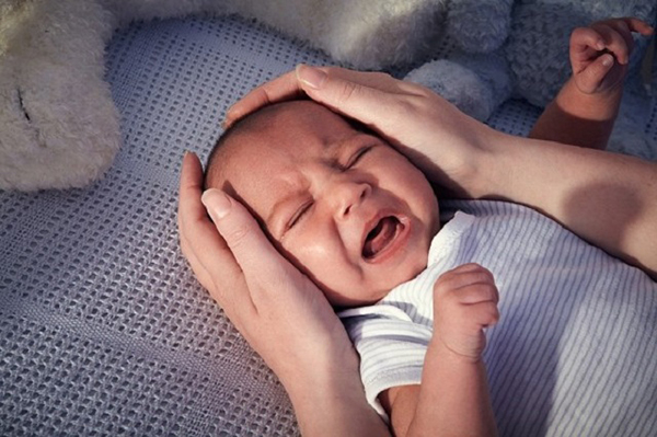 Mẹ tham gia khóa học luyện con tự ngủ bằng phương pháp &quot;Để mặc trẻ khóc&quot; khiến bé 3 tháng tuổi tử vong ấm ức - Ảnh 3.