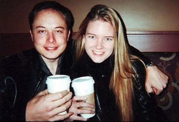 Tỷ phú Elon Musk và vợ cũ phản ứng khác biệt sau khi con gái nộp đơn cắt đứt quan hệ với cha - Ảnh 2.