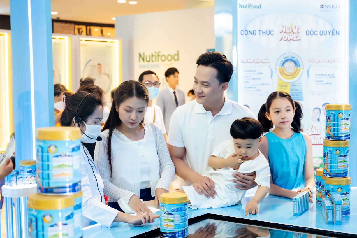 Những thắc mắc được giải đáp sau sự kiện “Viện nghiên cứu dinh dưỡng Nutifood Thụy Điển NNRIS” - Ảnh 1. Những thắc mắc được giải đáp sau sự kiện “Viện nghiên cứu dinh dưỡng Nutifood Thụy Điển NNRIS” - Ảnh 1.