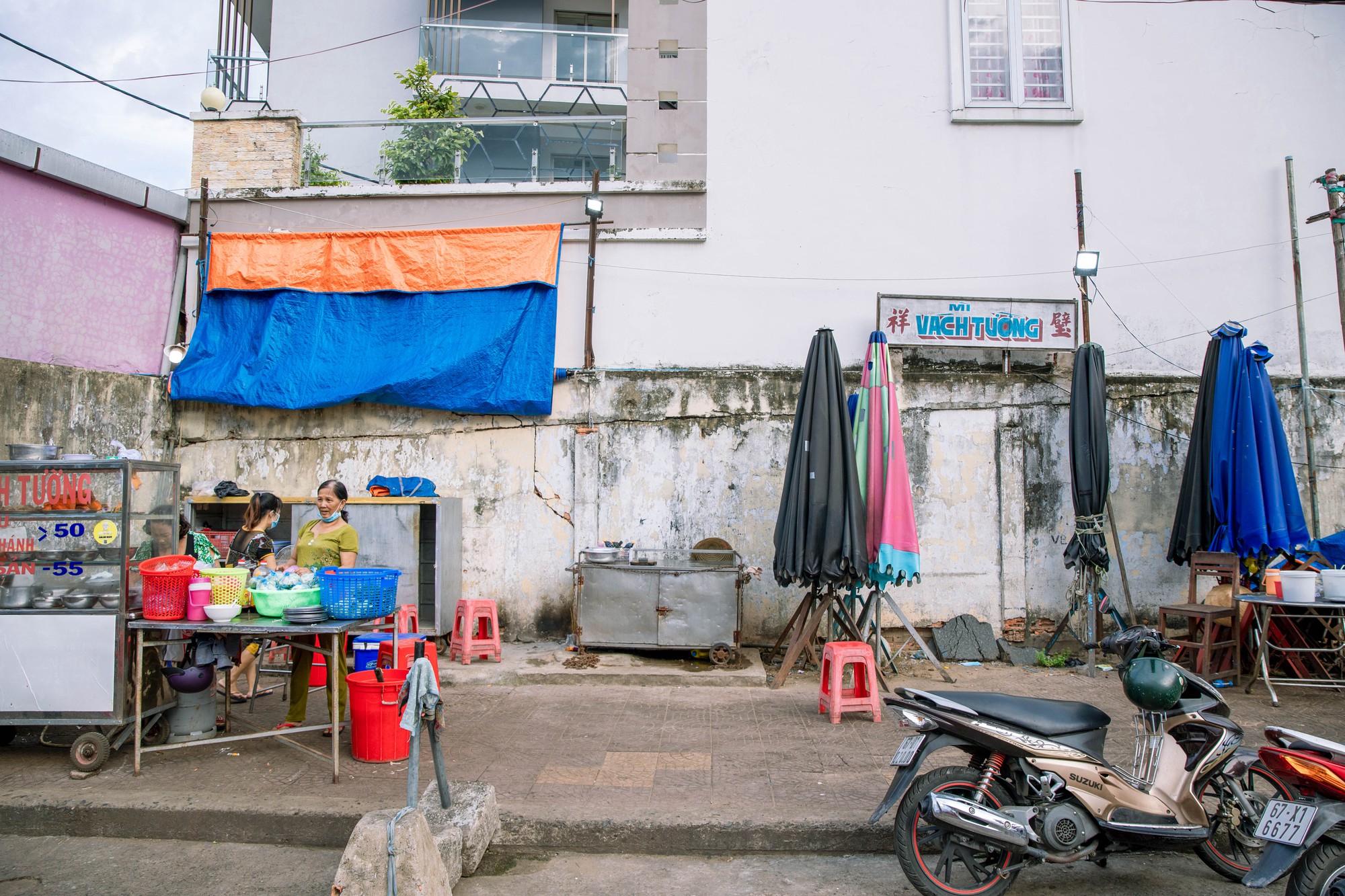 Tiệm mì tồn tại gần nửa thế kỷ ở An Giang với tên gọi lạ, chủ quán bật mí điểm nhấn có 1-0-2 khó nơi nào có được - Ảnh 1.
