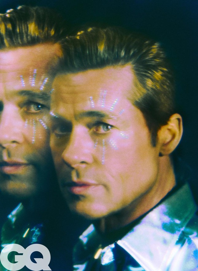 Brad Pitt trải lòng về cuộc sống sau ly hôn Angelina Jolie, quá trình từ bỏ rượu và thuốc lá - Ảnh 1. Brad Pitt trải lòng về cuộc sống sau ly hôn Angelina Jolie, quá trình từ bỏ rượu và thuốc lá - Ảnh 1.