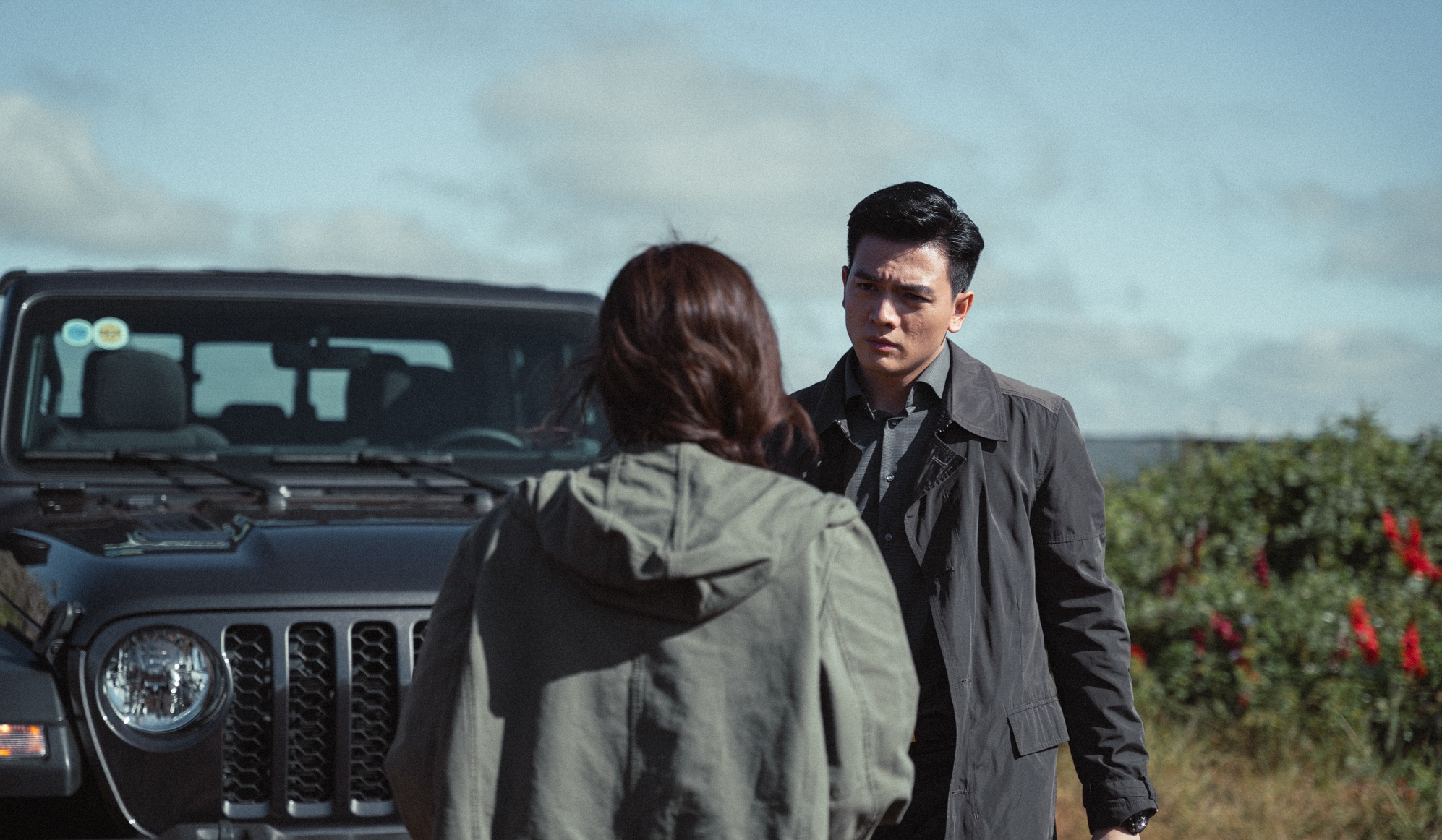 Thót tim với hàng loạt tình tiết mới trong trailer phim triệu đô của Victor  Vũ