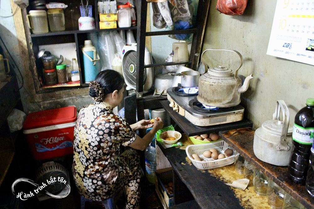 Phép màu Hà Nội và những niềm vui bất ngờ khiến khách Tây kinh ngạc và choáng váng - Ảnh 5. Phép màu Hà Nội và những niềm vui bất ngờ khiến khách Tây kinh ngạc và choáng váng - Ảnh 5.