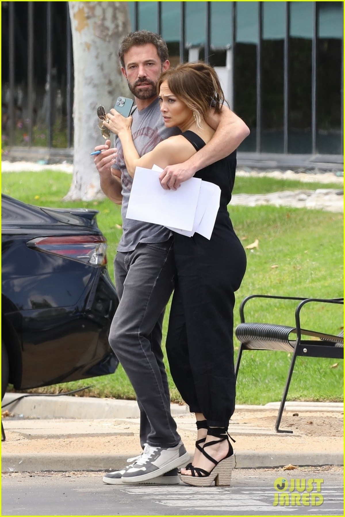 Jennifer Lopez và bạn trai khóa môi ngọt ngào trên phim trường - Ảnh 4.