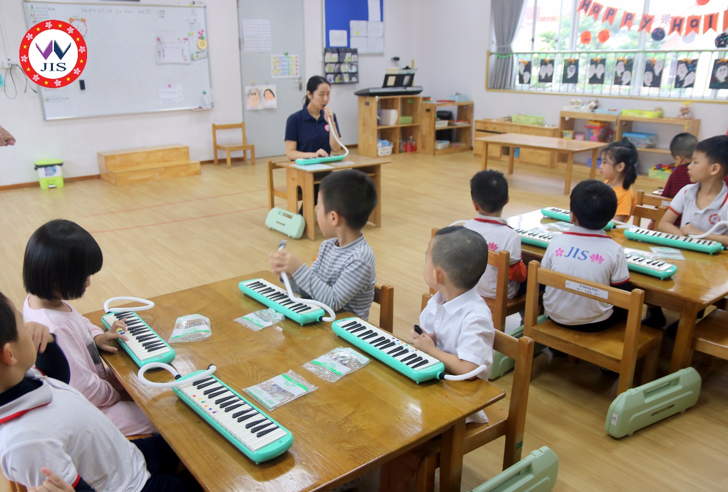 Ngôi trường Quốc tế đặc biệt ở Hà Nội: Không lớp trưởng, không “sao đỏ” nhưng học sinh luôn lễ phép và hạnh phúc - Ảnh 4.