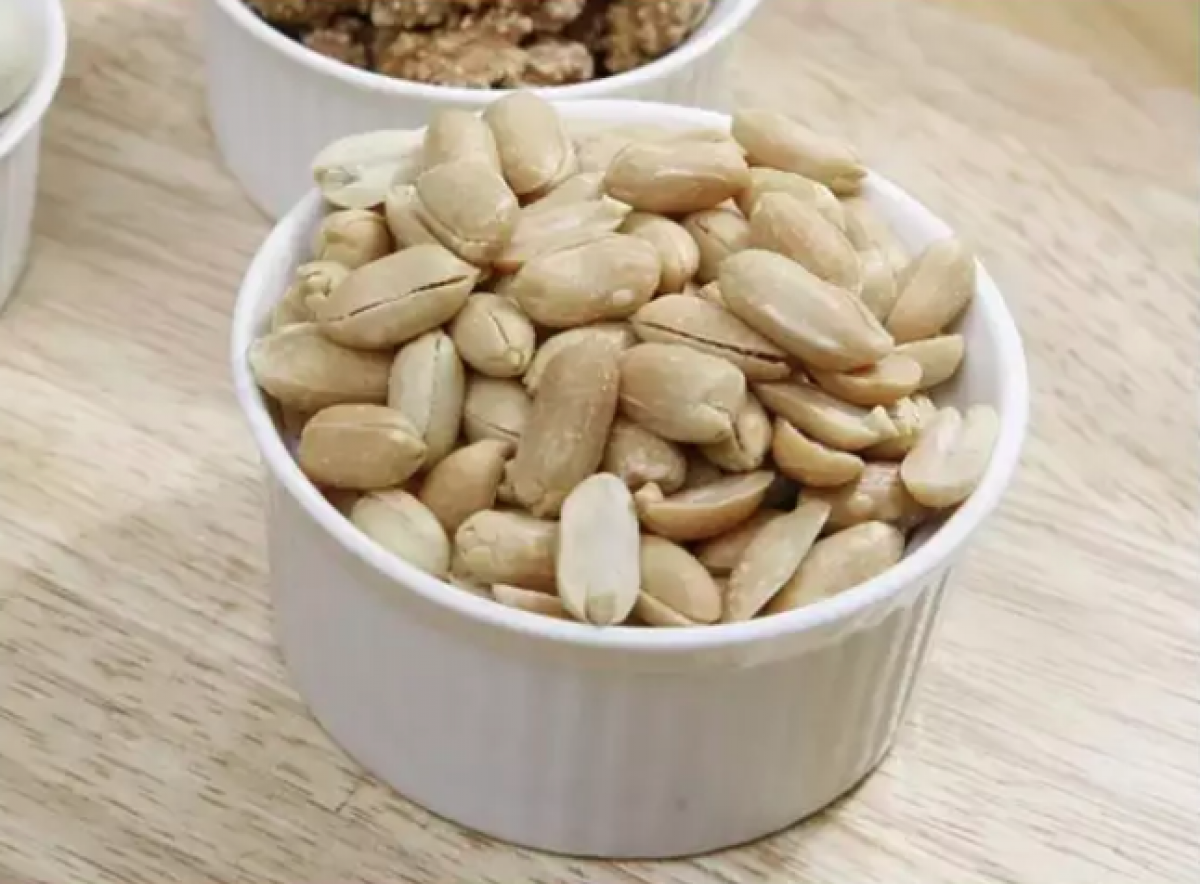 How can peanuts help with weight loss?  - Photo 1.