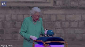 Nữ hoàng Anh thắp sáng 3.500 đèn hiệu mừng đại lễ Bạch Kim, đưa ra quyết định khiến người hâm mộ tiếc nuối - Ảnh 2.
