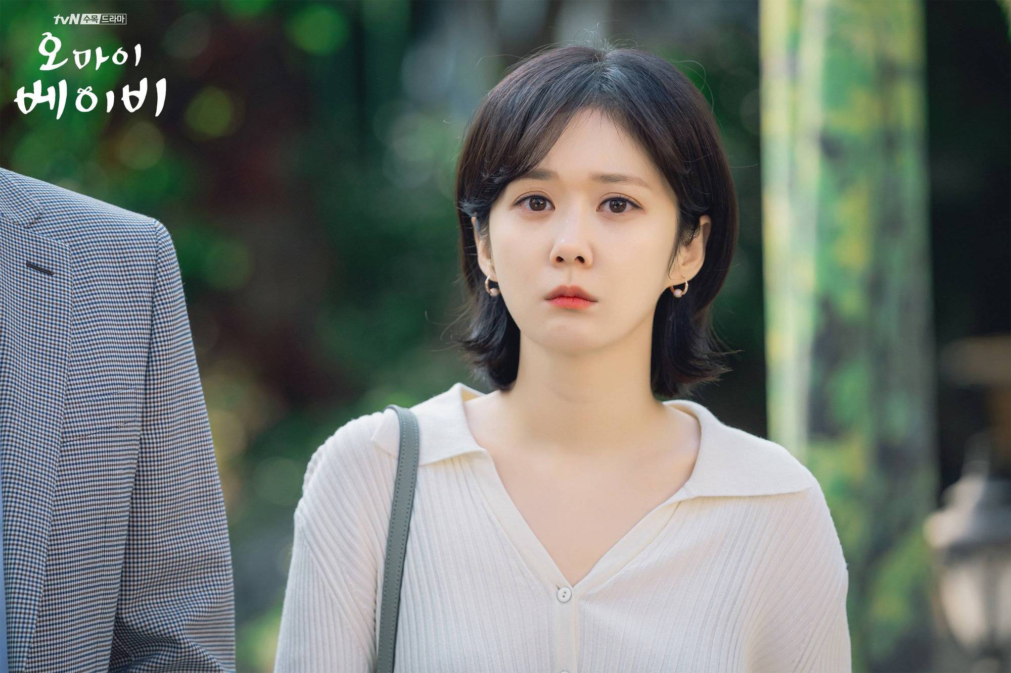 Jang Nara ở tuổi U40: Nhan sắc ma cà rồng gây sốc, mặc đẹp từ trong phim ra ngoài đời - Ảnh 12.