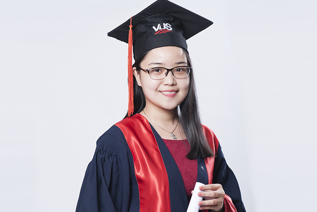 The owner of Vietnam's rare 9.0 IELTS scorecards: The valedictorian exiting the University, who is the CEO of a series of English centers - Photo 4.