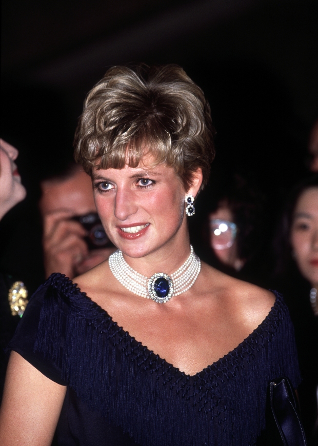 Khoảnh khắc cảm động: Công nương Kate tri ân với mẹ chồng Vương phi Diana bằng chi tiết tinh tế - Ảnh 2.