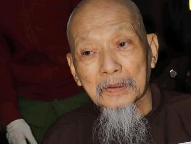 Bị can Lê Tùng Vân bị cáo buộc là chủ mưu trong vụ án tại ‘Tịnh thất Bồng Lai' - Ảnh 1.