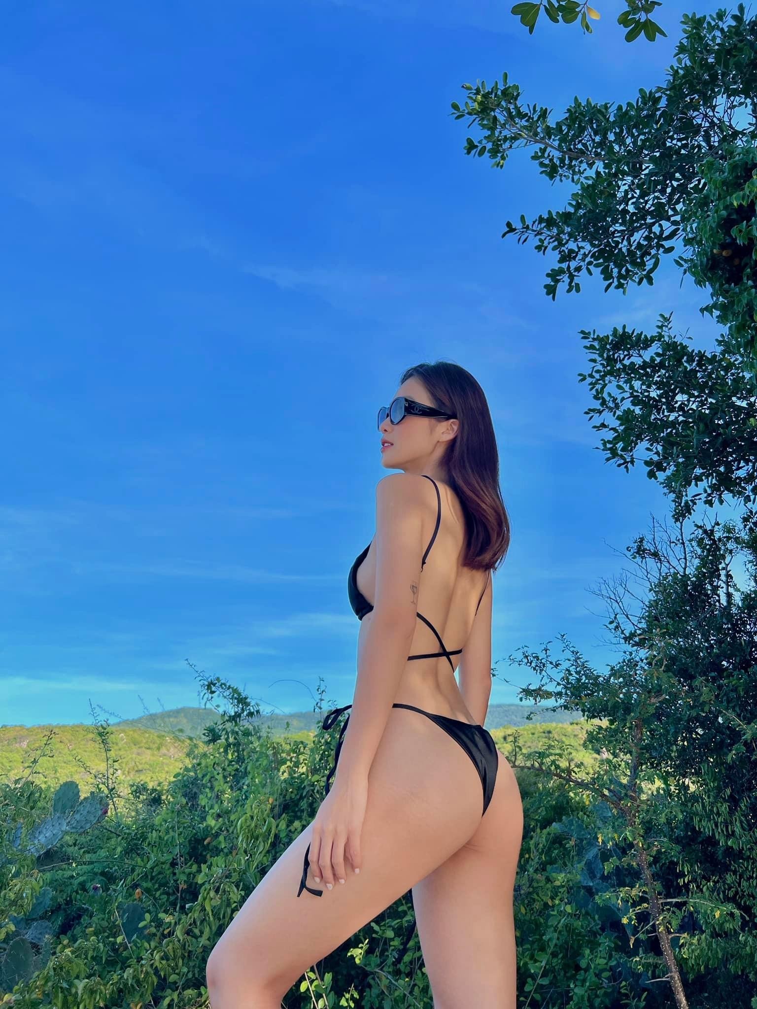 Khả Ngân, Ninh Dương Lan Ngọc 'bốc lửa' diện bikini, hotgirl người Tày gợi cảm táo bạo - Ảnh 2.