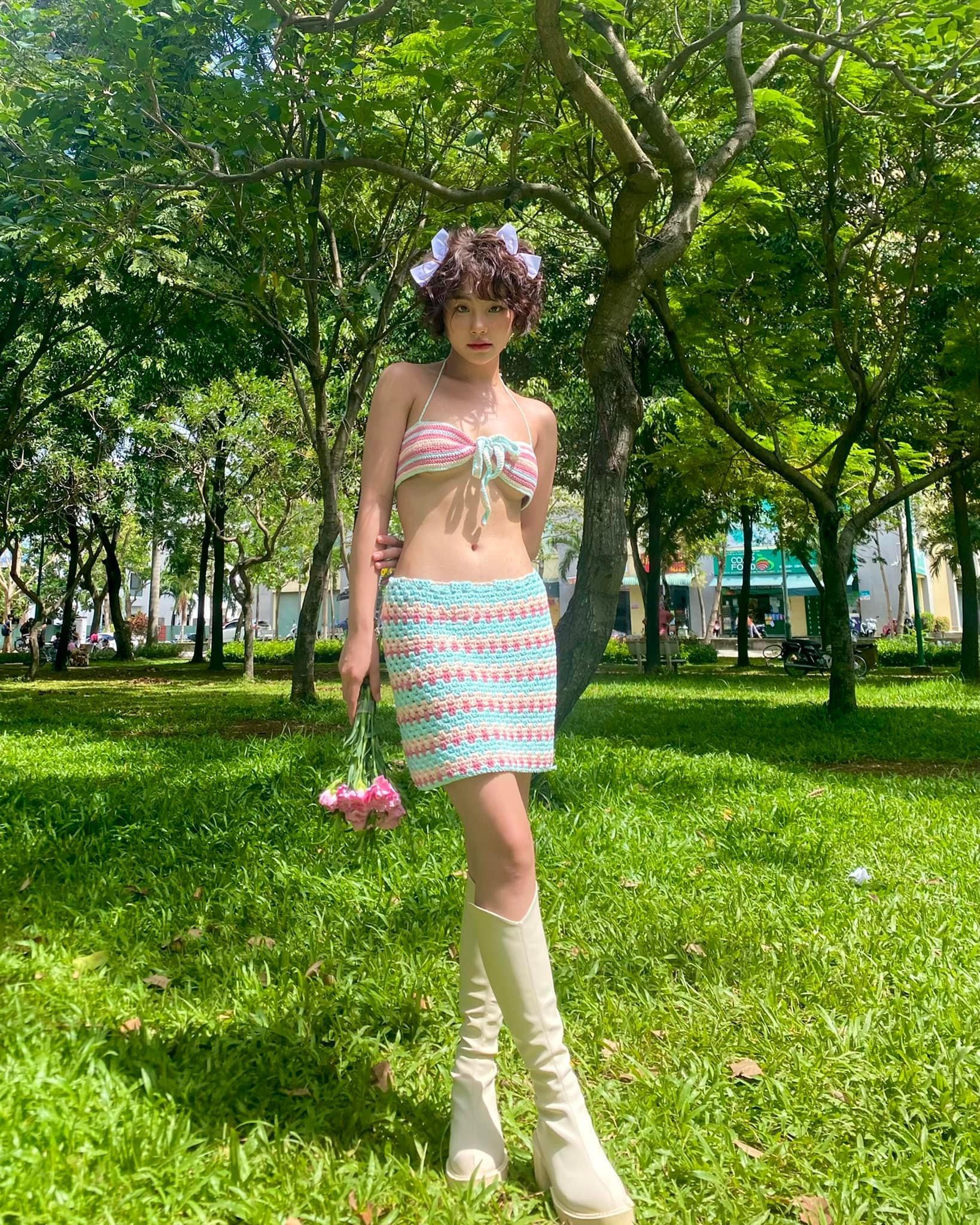 Khả Ngân, Ninh Dương Lan Ngọc 'bốc lửa' diện bikini, hotgirl người Tày gợi cảm táo bạo - Ảnh 6.
