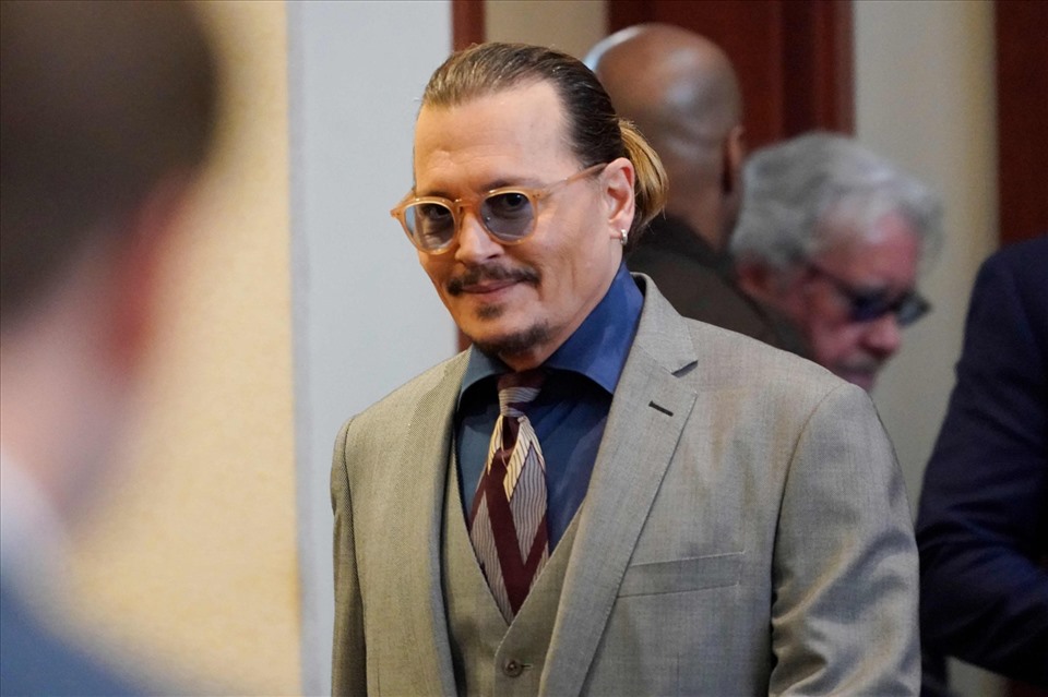 Thắng kiện Amber Heard, Johnny Depp chơi lớn tung luôn album ăn mừng - Ảnh 1. Thắng kiện Amber Heard, Johnny Depp chơi lớn tung luôn album ăn mừng - Ảnh 1.