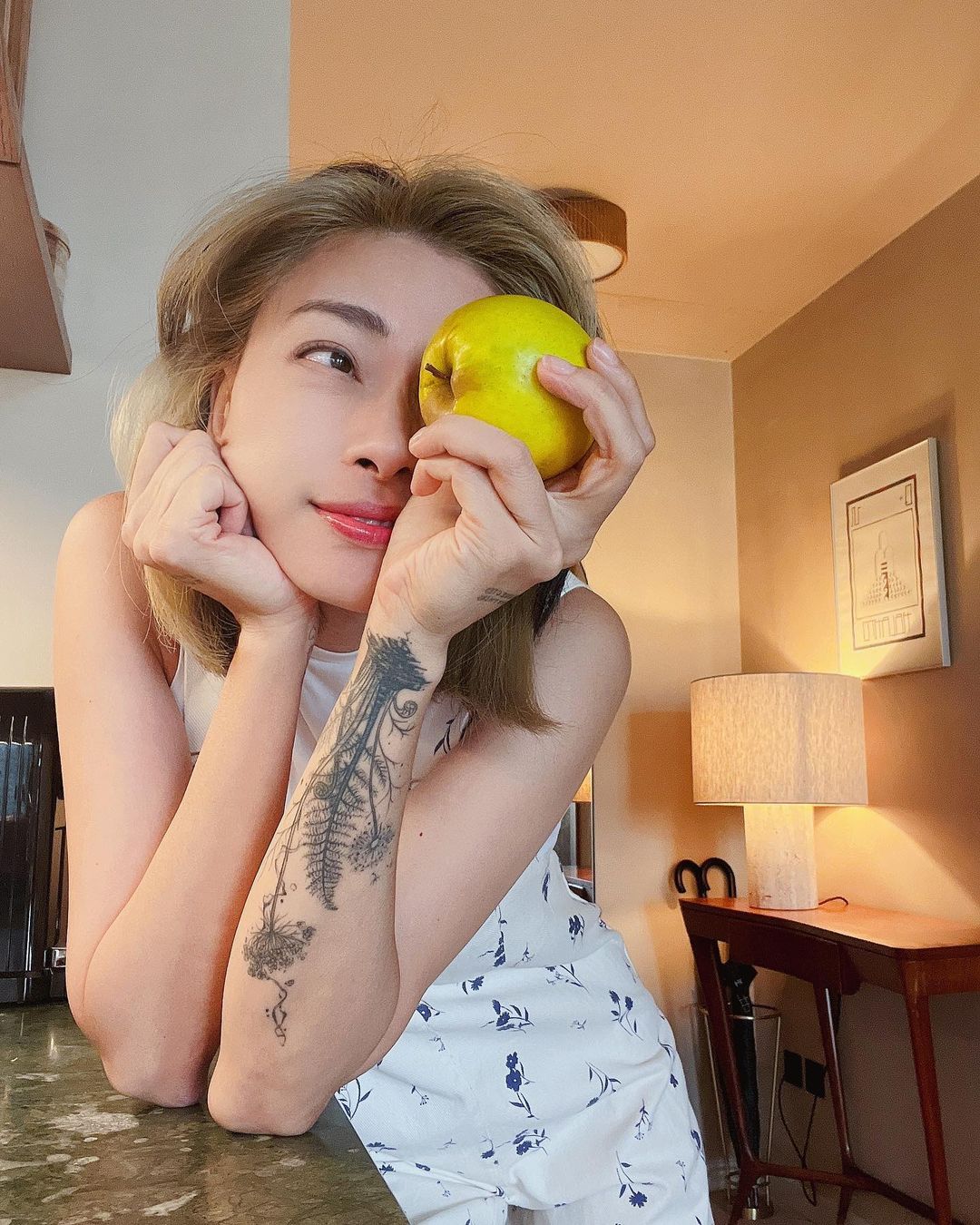 Ngô Thanh Vân ngày càng trẻ trung sau khi kết hôn - Ảnh 3.