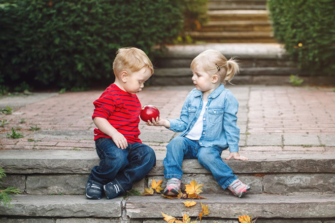 Children with too generous personalities, grow up difficult to escape these 3 outcomes, parents should pay attention to teaching their children to learn to refuse - Photo 2.