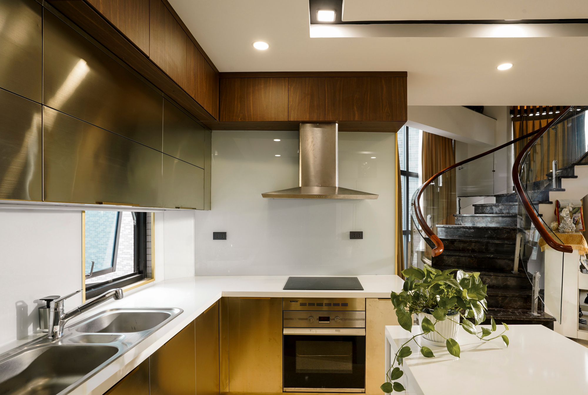 Gia chủ chịu chi 1,8 tỷ để thi công căn hộ Penthouse Hào Nam 250m² nâng tầm không gian sống - Ảnh 15.