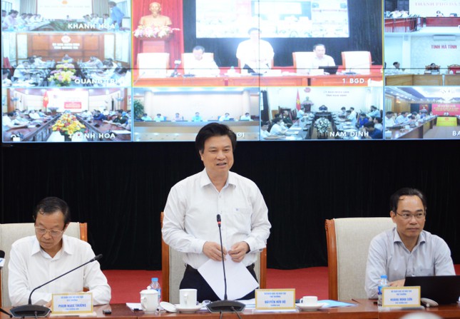 Quy định mới để đồ dùng cá nhân cách phòng thi tốt nghiệp THPT 25m: Nhiều nơi than... khó - Ảnh 1. Quy định mới để đồ dùng cá nhân cách phòng thi tốt nghiệp THPT 25m: Nhiều nơi than... khó - Ảnh 1.