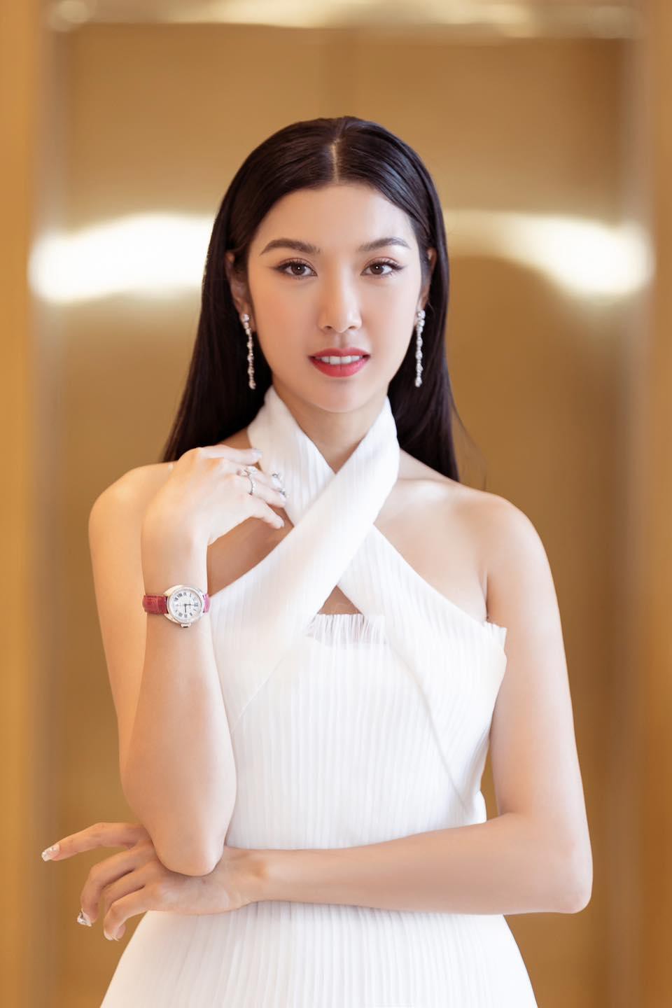 Á hậu Phương Anh lột xác với váy cut-out táo bạo, Kim Duyên mặc váy khoét hông nóng bỏng - Ảnh 7.