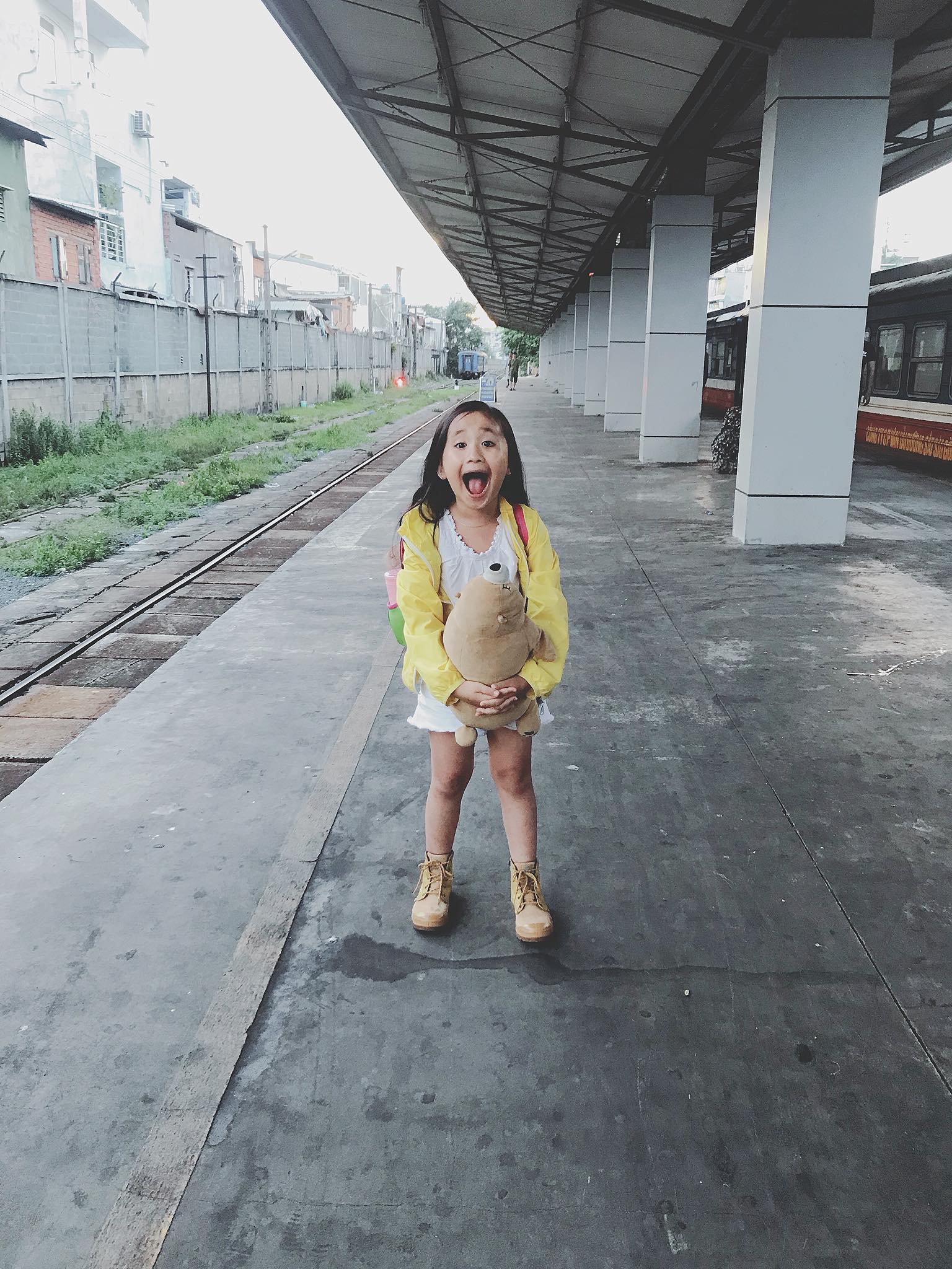 5 năm đưa con đi "phượt" bằng xe máy, ông bố ở TP.HCM chia sẻ loạt kinh nghiệm hay ho, nhất là những cung đường mê hoặc chỉ có trong kĩ xảo điện ảnh - Ảnh 6. 5 năm đưa con đi "phượt" bằng xe máy, ông bố ở TP.HCM chia sẻ loạt kinh nghiệm hay ho, nhất là những cung đường mê hoặc chỉ có trong kĩ xảo điện ảnh - Ảnh 6.