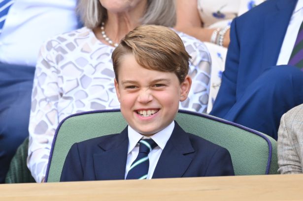 Hoàng tử George lần đầu tiên đi xem quần vợt cùng cha mẹ, gây bão truyền thông với loạt biểu cảm ấn tượng, hơn cả bố William ngày xưa - Ảnh 5.