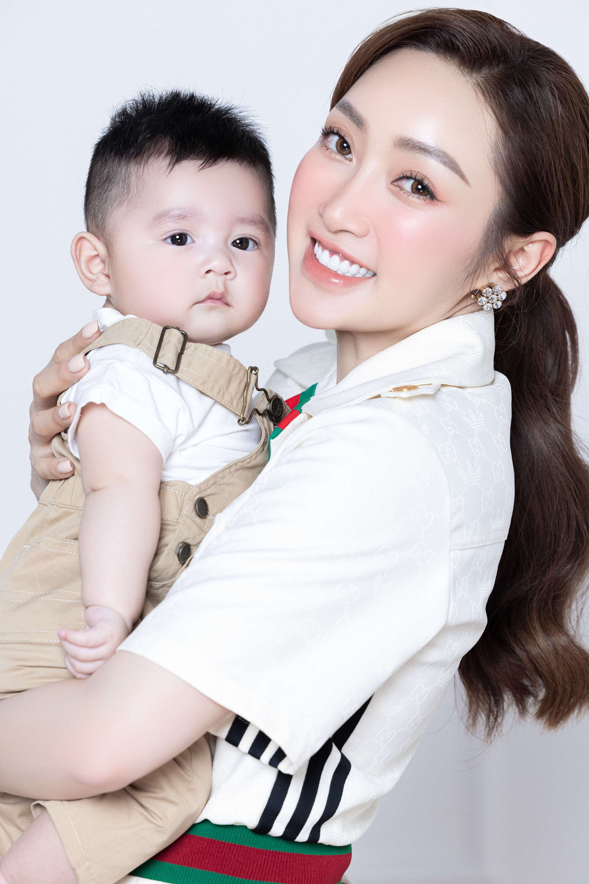 Con trai được 6 tháng tuổi, vợ Chi Bảo đã khiến nhiều người trầm trồ vì thân hình thon thả - Ảnh 2.