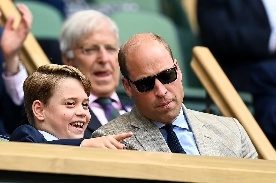 Hoàng tử George gây bão truyền thông với loạt biểu cảm hài hước khi lần đầu tiên xem quần vợt cùng cha mẹ - Ảnh 2.
