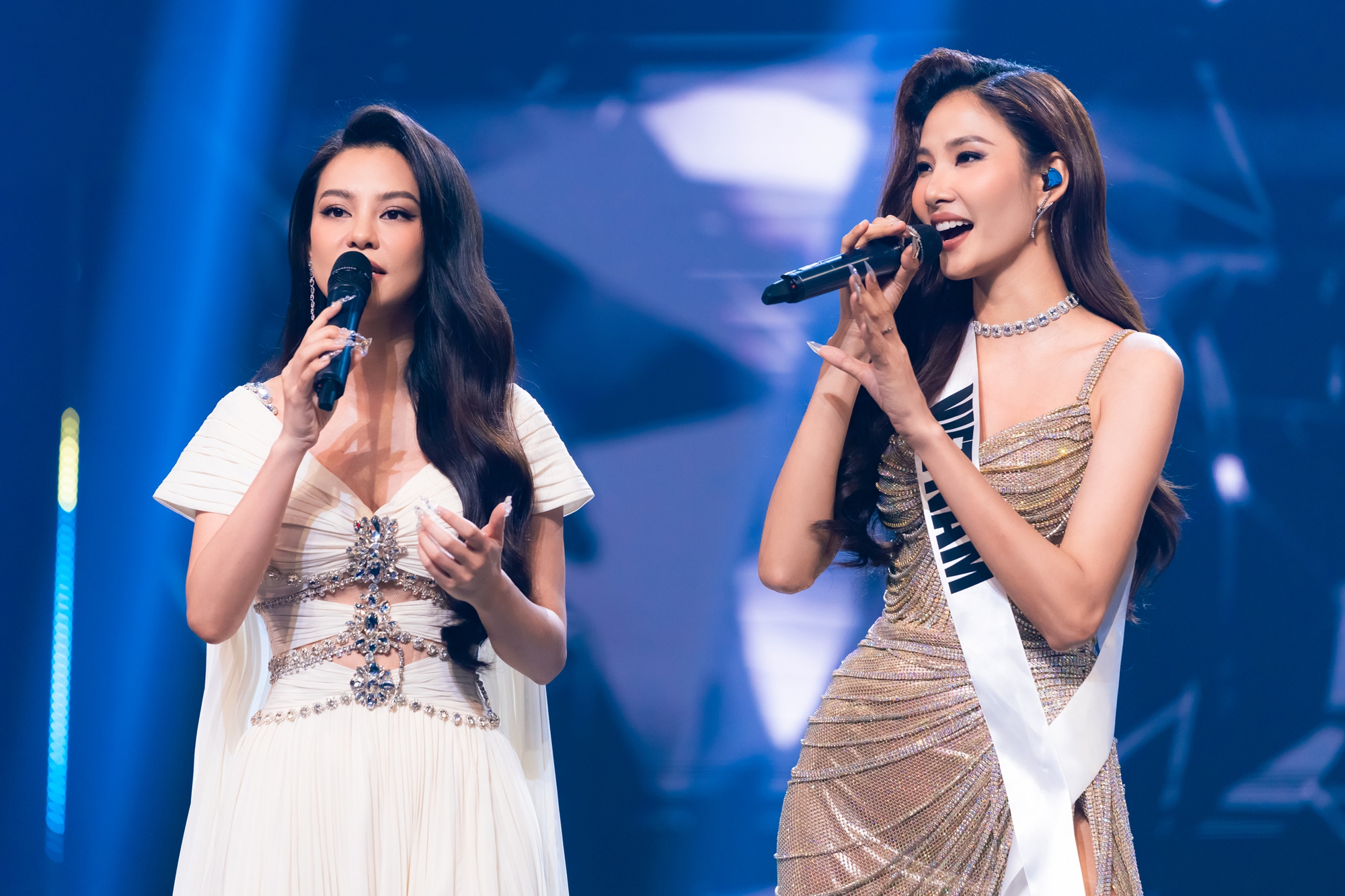 Hoàng Thùy tái hiện sân khấu Miss Universe 2019 tại Trời sinh một cặp - Ảnh 4.